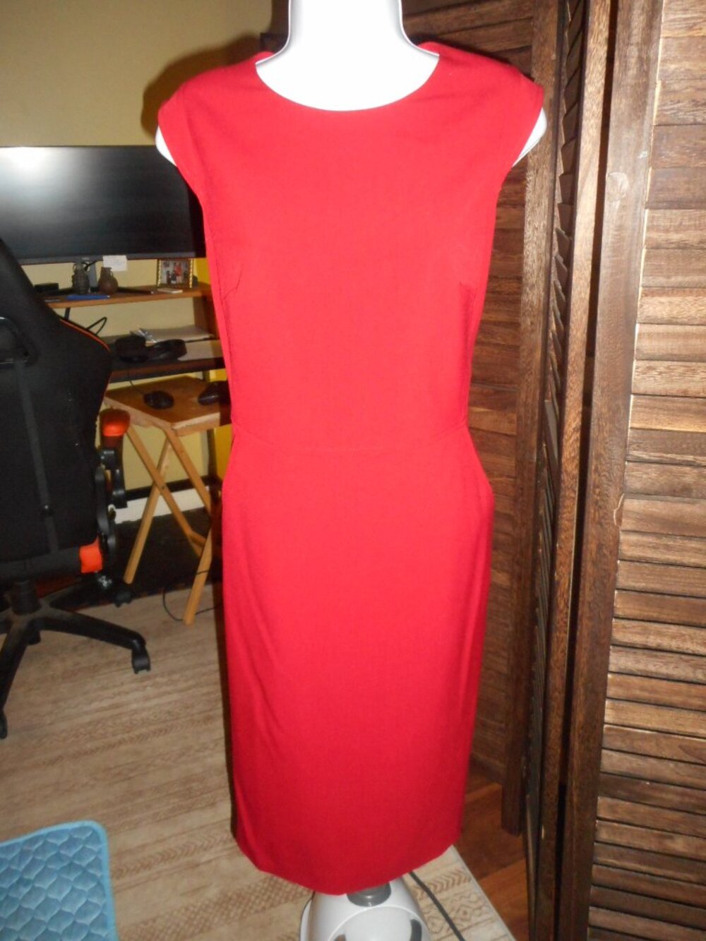 Anne Klein red sheath dress with pockets! Size 6